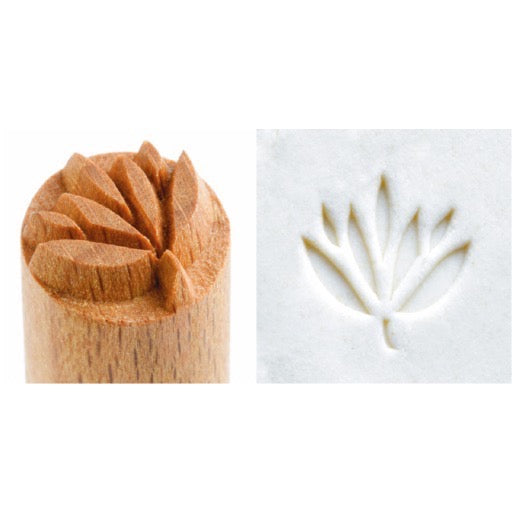 Tampon décoratif bois rond 1,5 cm - FEUILLE