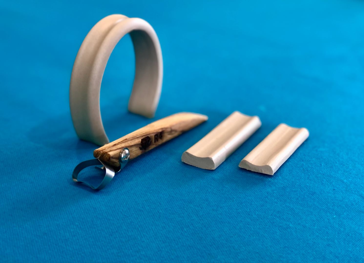 DCR4 EXTRUDEUSE A MAIN CONCAVE